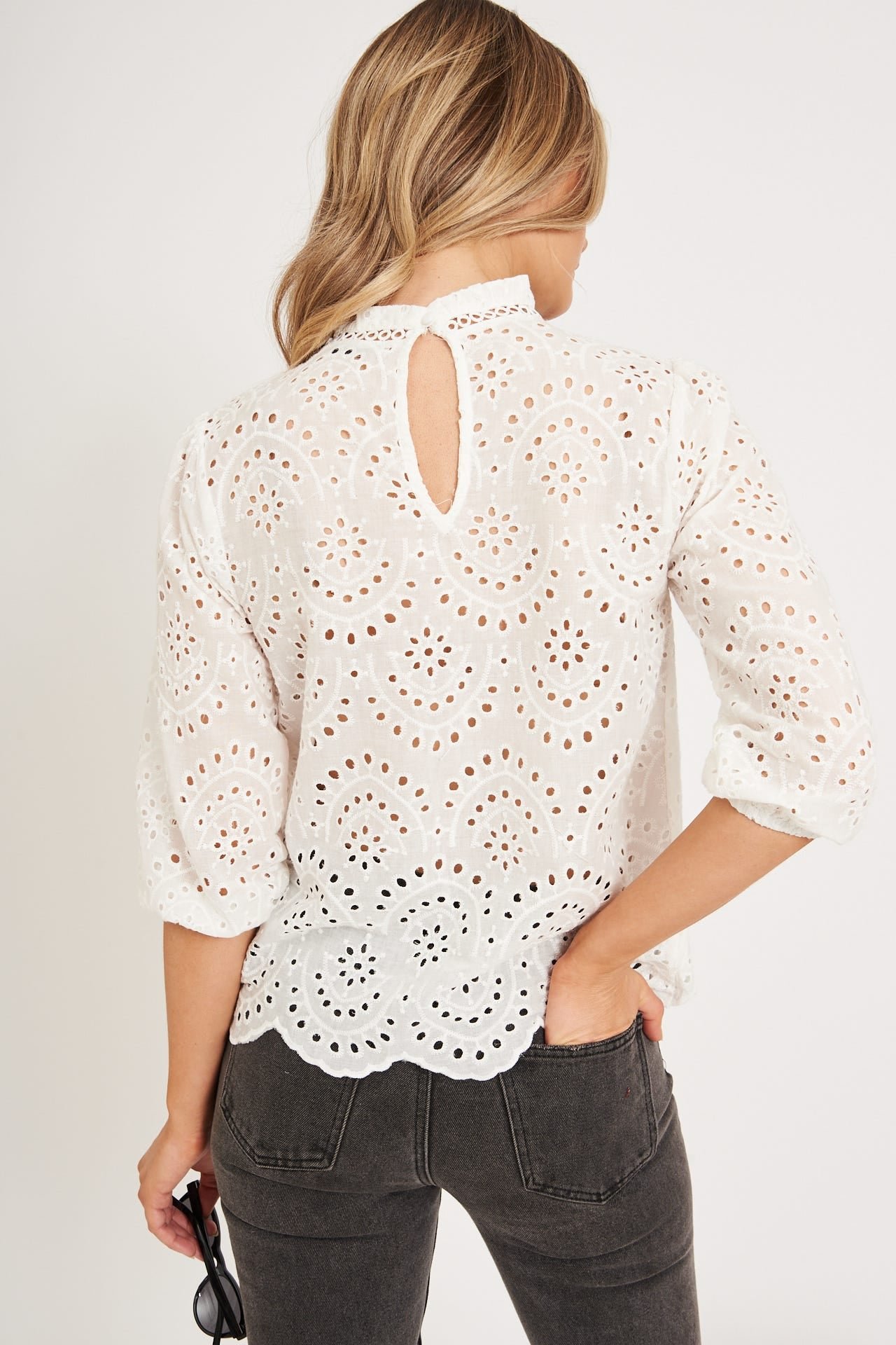 Top In White Embroidery - Image 4