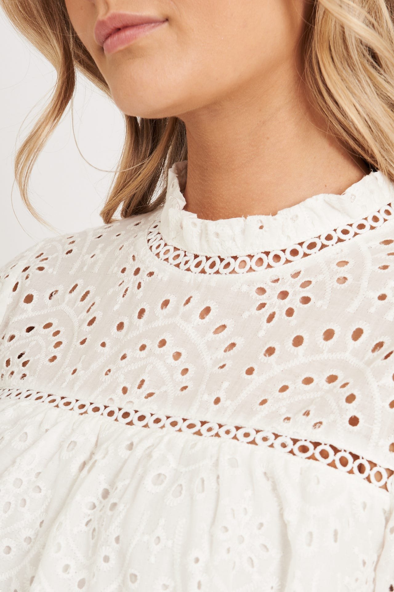 Top In White Embroidery - Image 7